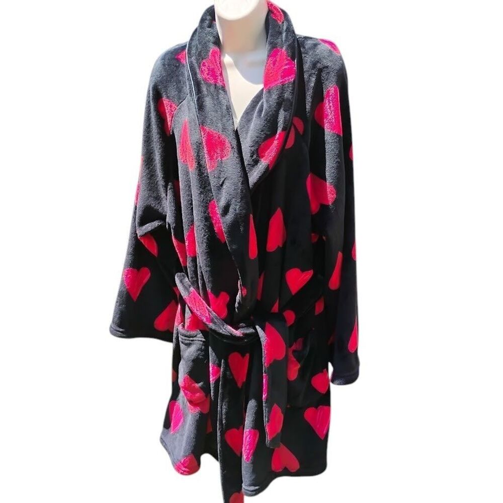 Victoria Secret Cozy Plush Short Robe XL XXL Black Red Heart Fleece Lounge - Picture 2 of 10